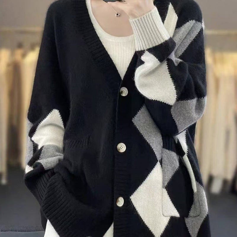 Women's chunky knit jacket with a modern plaid pattern and practical pockets Lune London