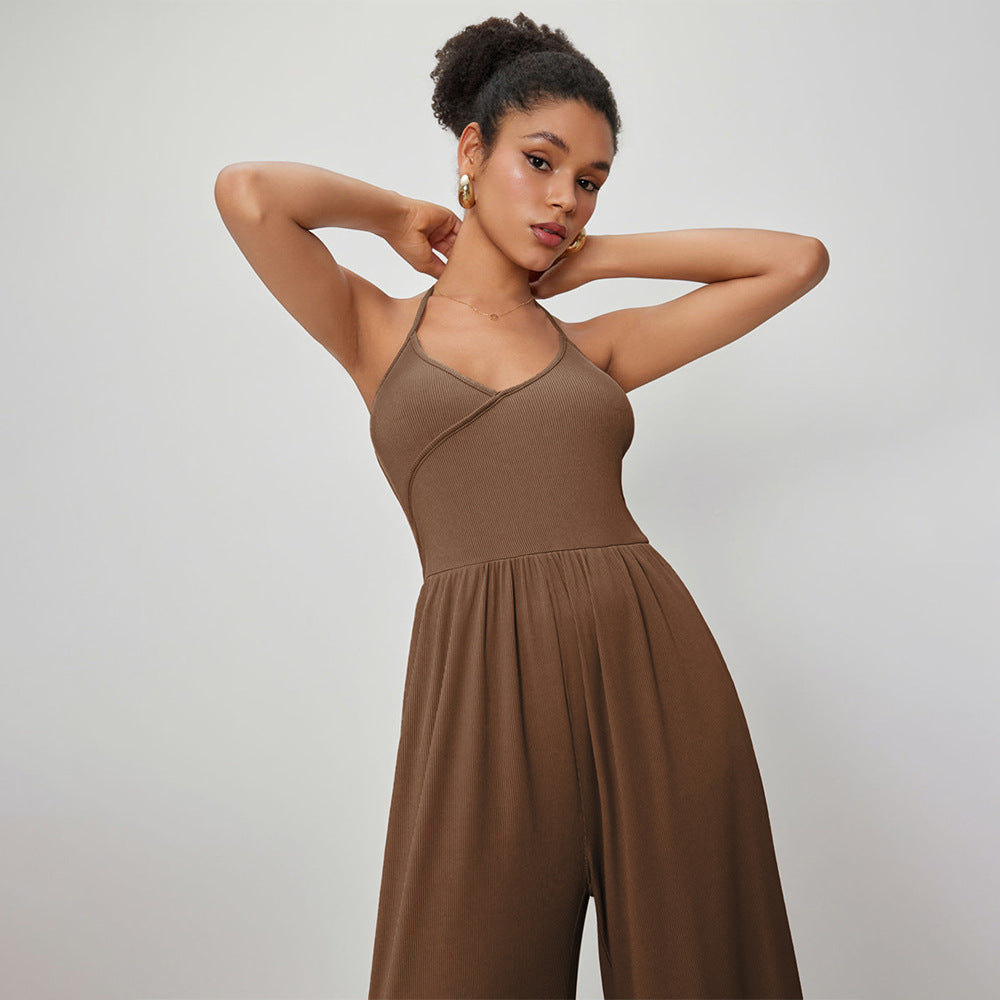 Combinaison femme avec un élégant décolleté en V et une coupe ample Chic & Stil