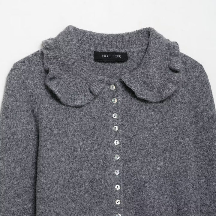 Women's cardigan with collar and decorative button closure Lune London