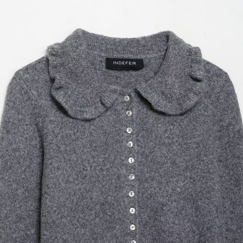 Women's cardigan with collar and decorative button closure Lune London