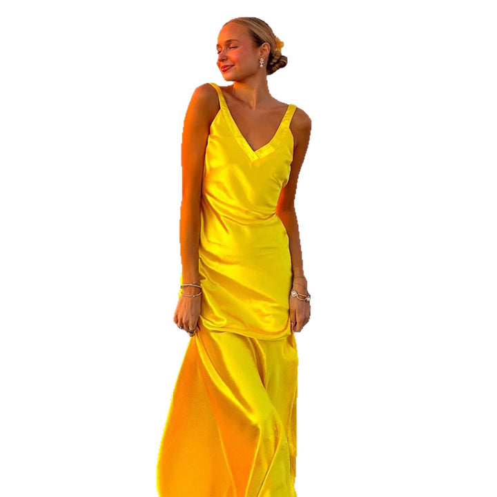 Women's Summer Maxi Dress with Elegant V-Neck and Flowing Silhouette Lune London
