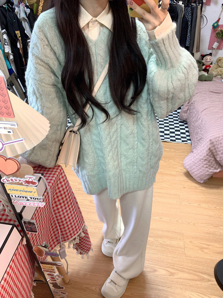 Pull en tricot épais pour femme avec des manches volumineuses et un col en V Chic & Stil