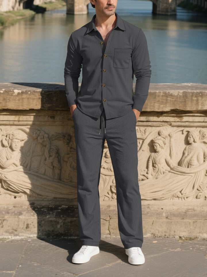 Elegant casual suit for men with structured design and practical pockets Lune London