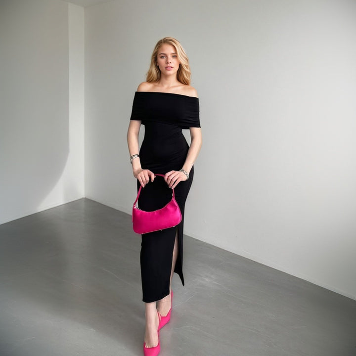 Robe maxi pour femmes avec une coupe hors-épaule et une fente élégante Chic & Stil