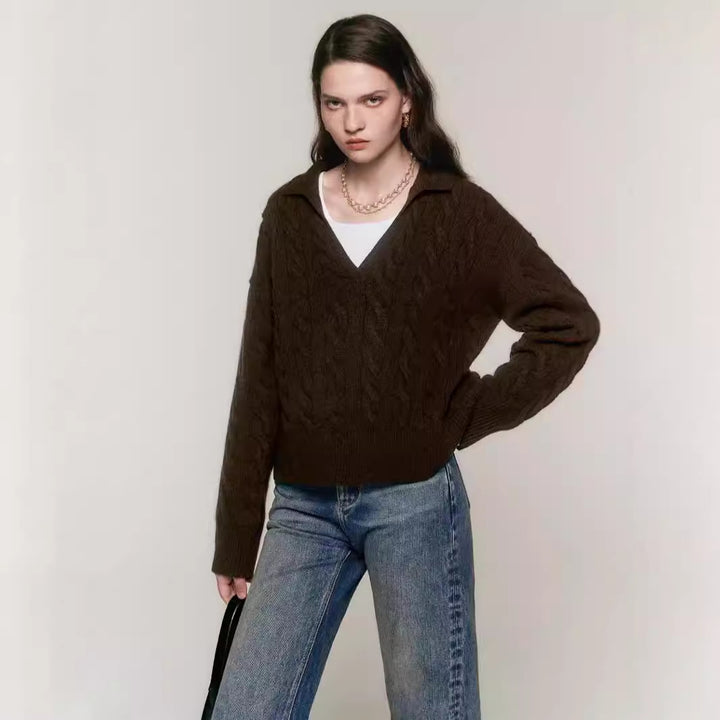 Sweater tricoté pour femmes avec décolleté en V et motif en câble Chic & Stil