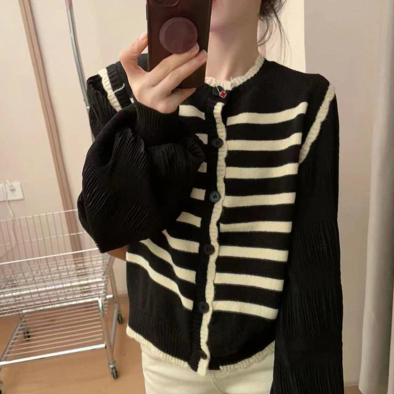 Cardigan femme avec des manches volumineuses et un motif rayé Chic & Stil
