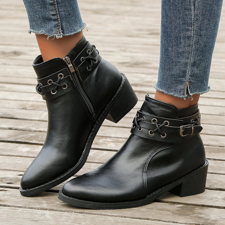 Women’s boots with trendy lace detail Lune London