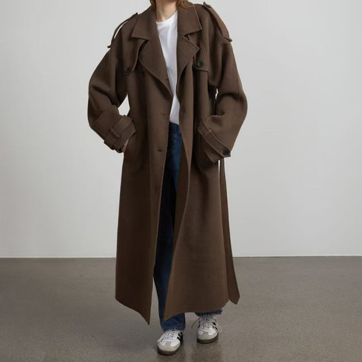 Elegant and stylish trench coat for women with adjustable belt Lune London