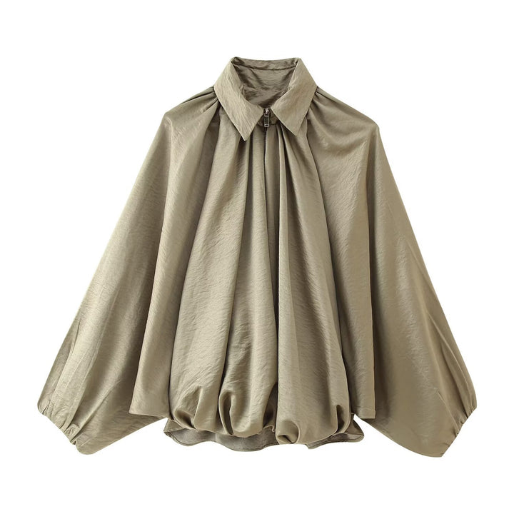 Blouse élégante pour femmes avec des plis modernes et des manches volumineuses Chic & Stil