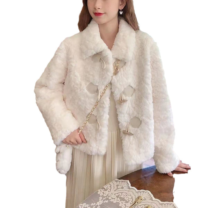 Veste élégante en fausse fourrure pour femmes avec col stylé et détails de boutons décoratifs Chic & Stil