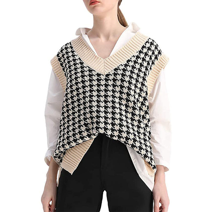 Knit vest for women with a modern checked pattern Lune London