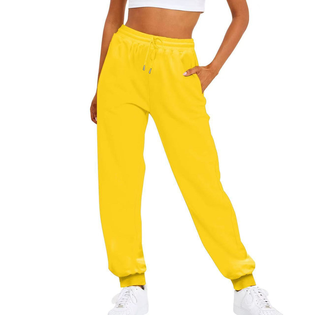 Women's comfortable jogging pants with elastic waistband and side pockets Chic & Stil