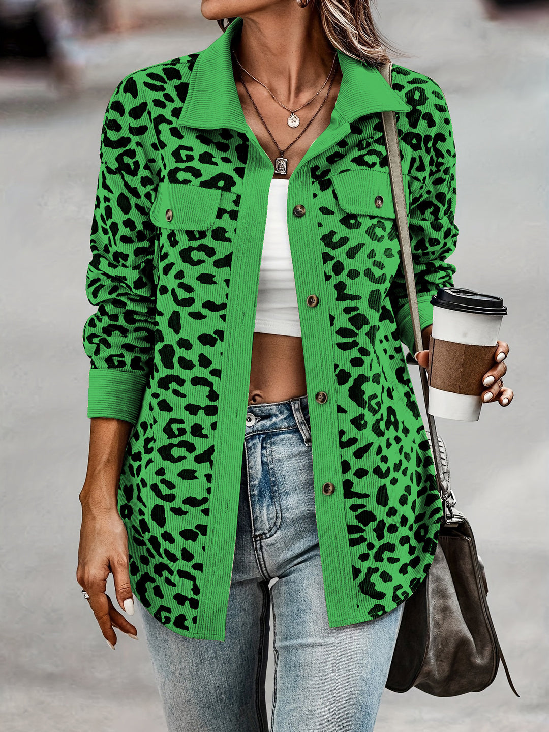 Women's jacket in leopard print with structured fabric and practical pockets Lune London