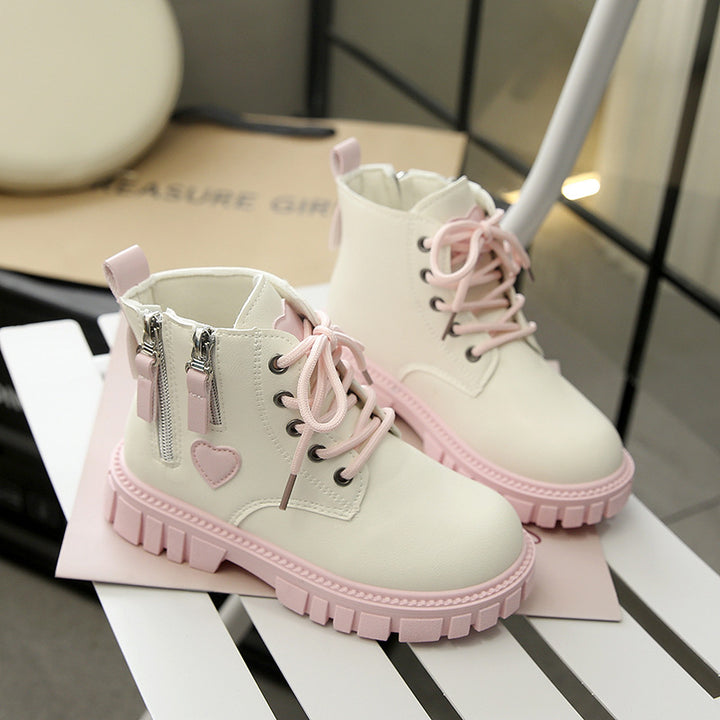 Fashionable women's boots with practical zip function and non-slip sole Lune London