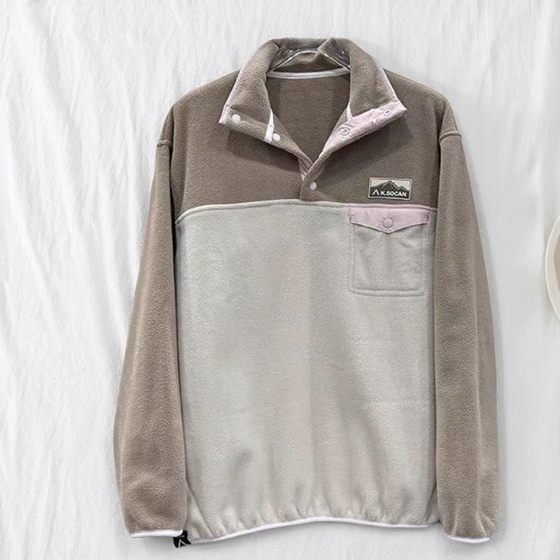 Pull en polaire pour femmes avec col haut et poches pratiques Chic & Stil