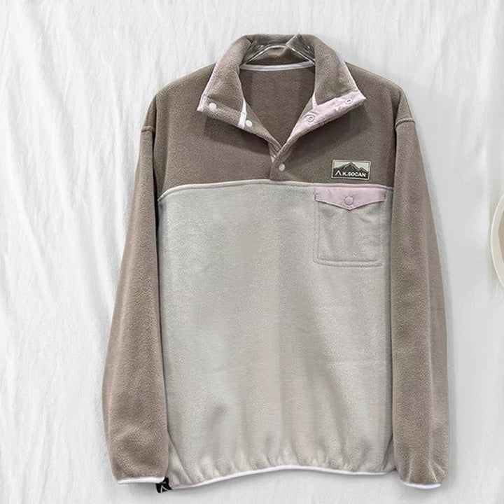 Pull en polaire pour femmes avec col haut et poches pratiques Chic & Stil