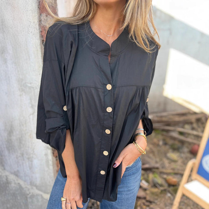 Cotton blouse for women with button closure and comfortable fit Lune London