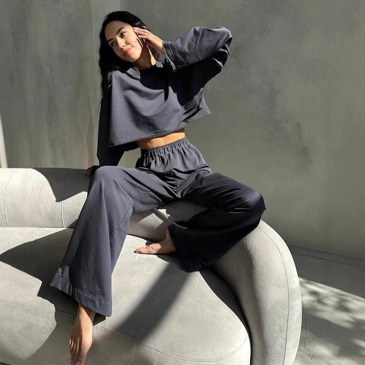 Women casual cropped top and wide leisure pants Lune London