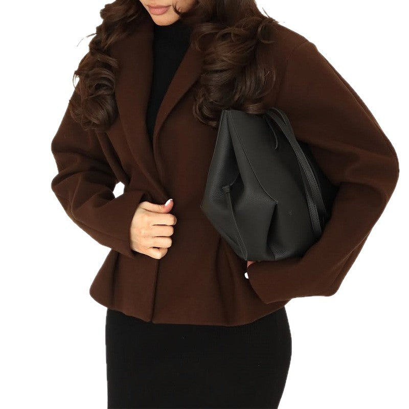 Fitted blazer jacket for women with trendy pockets Lune London