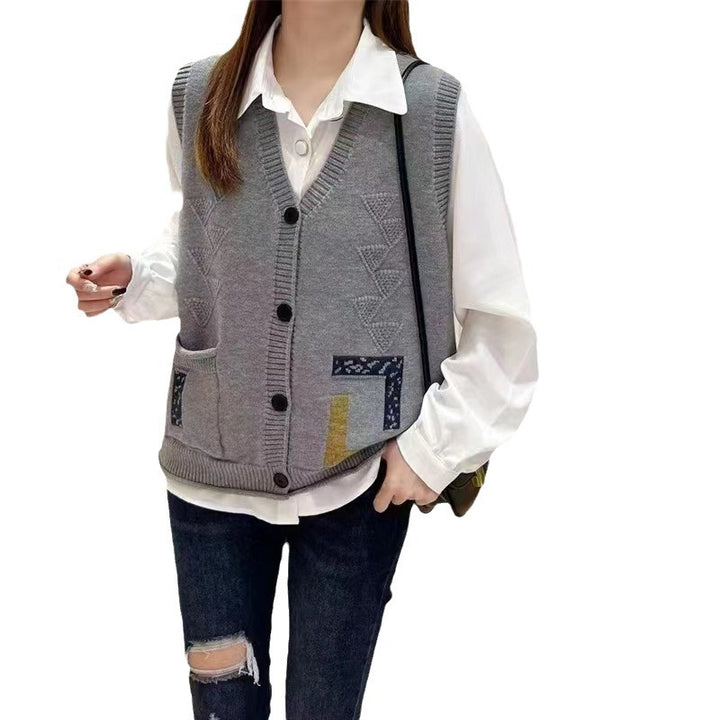 Knitted vest for women with V-neck and decorative pockets Lune London