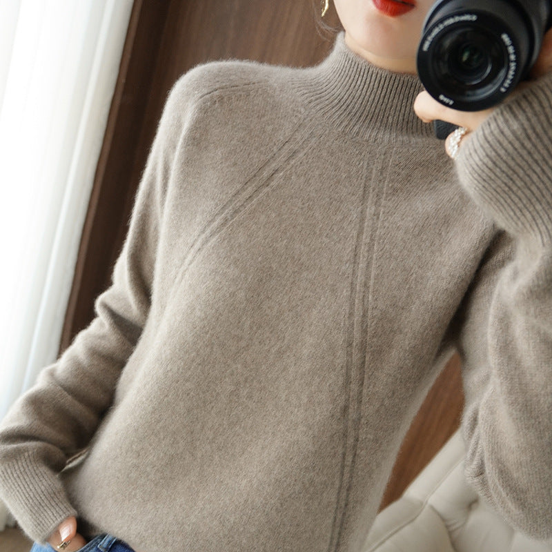 Cozy turtleneck sweater for women in fine material with a relaxed fit Lune London