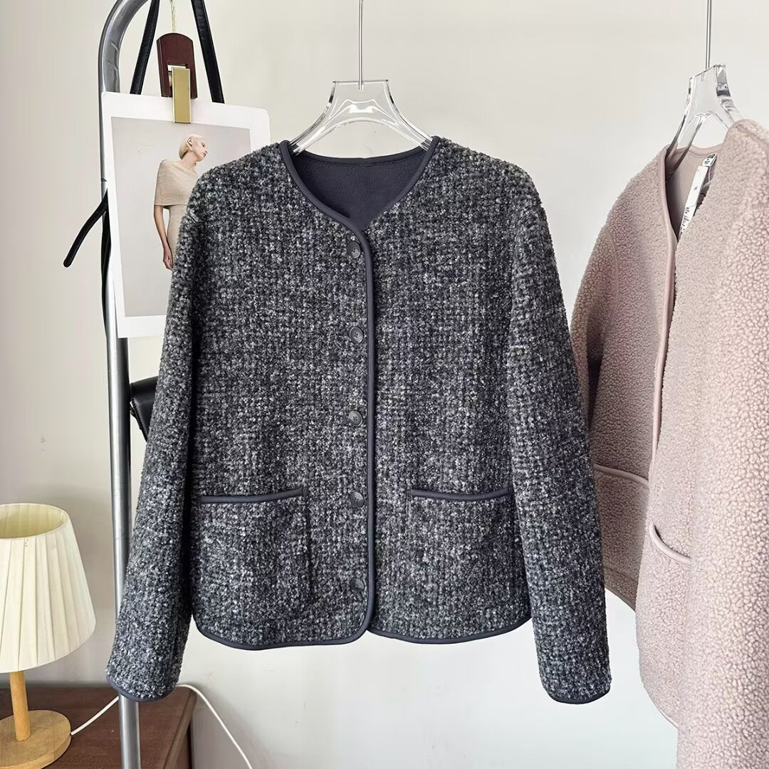 Cardigan à la mode pour femmes avec détails de boutons et poches pratiques Chic & Stil