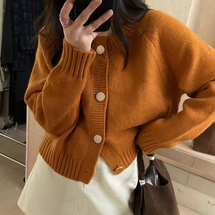 Women's cardigan with round neckline and decorative buttons Lune London
