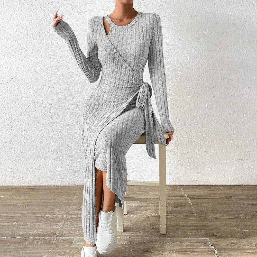 Robe portefeuille pour femmes avec de fines structures en côte et une coupe élégante Chic & Stil