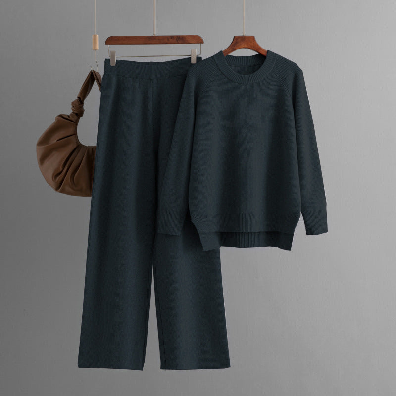 Casual knit lounge set for women with a loose top and comfortable pants Lune London