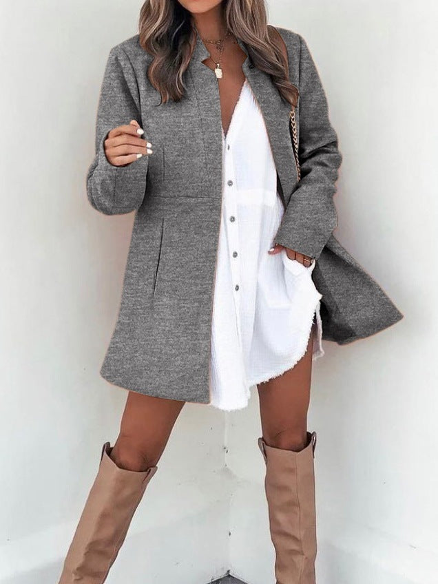 Women's minimalist coat in wool style with elegant cut Lune London