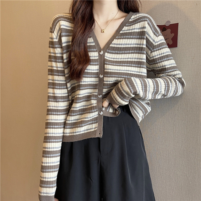 Ladies striped cardigan with buttons and V-neck Lune London