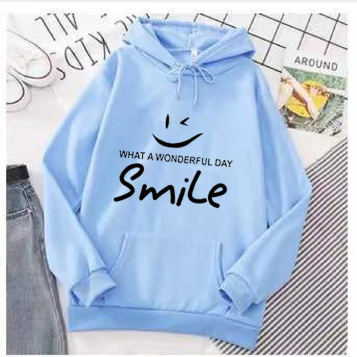 Women's hoodie with cheerful smile print Chic & Stil