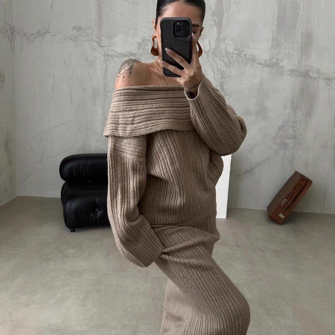 Knitted outfit for women with oversized collar and fitted cut Lune London