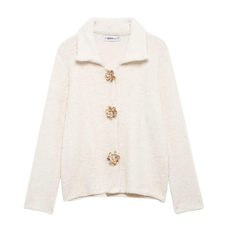 Women's plush cardigan with decorative flower buttons Lune London