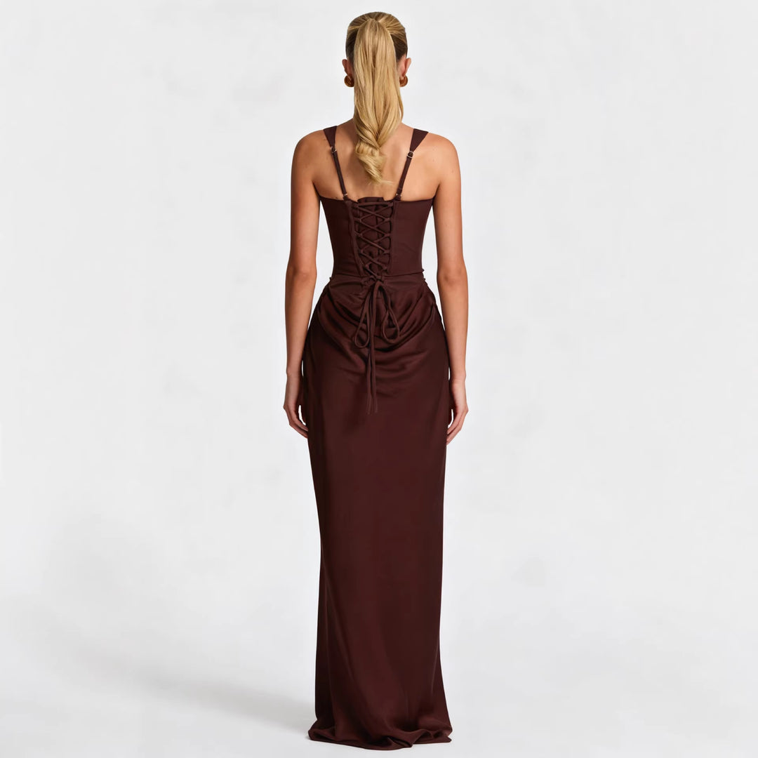 Ladies elegant and figure-hugging evening dress with fully lined skirt Lune London