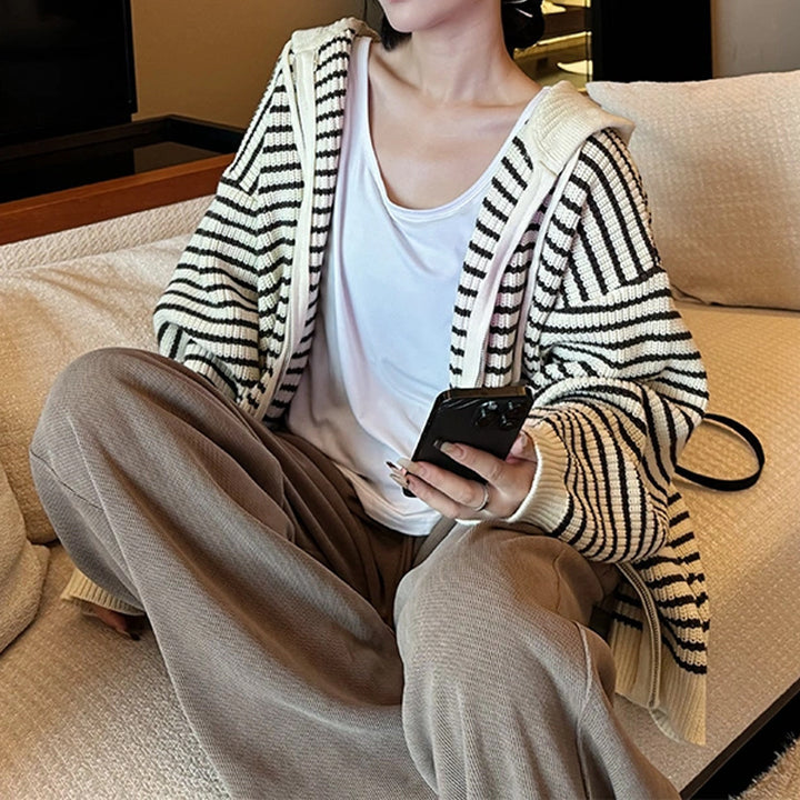 Cardigan oversized pour femmes avec zip et capuche Chic & Stil