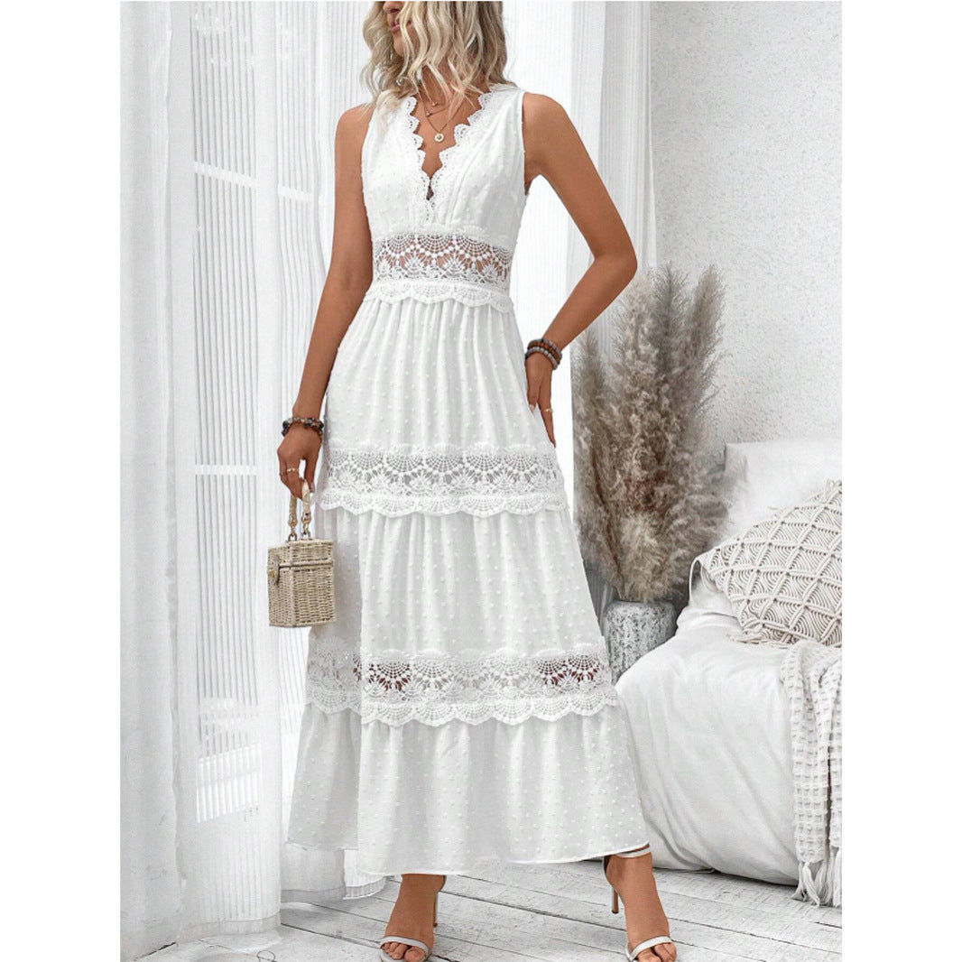 Elegant maxi dresses for ladies with lace and lightweight fabric Lune London