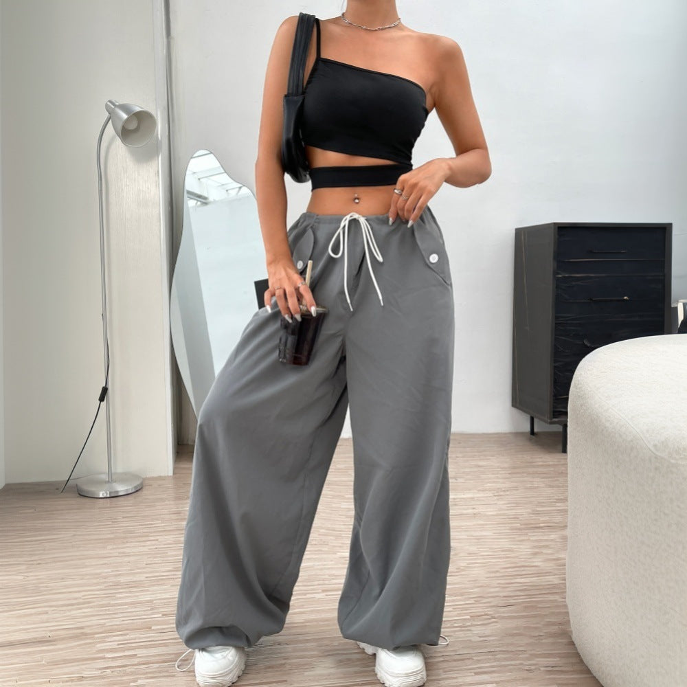Asymmetrical crop top for women with narrow waist and strapless design Chic & Stil