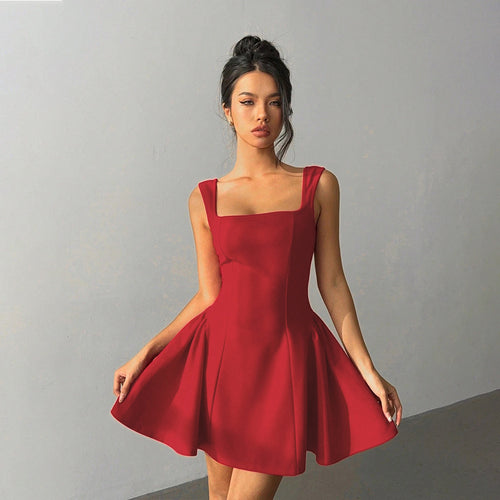 Robe femme avec coupe ajustée et décolleté carré élégant Chic & Stil
