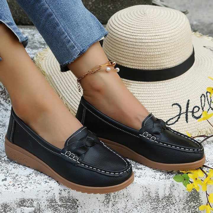 Women's Moccasins with Stylish Bow Applique and Non-Slip Sole Lune London