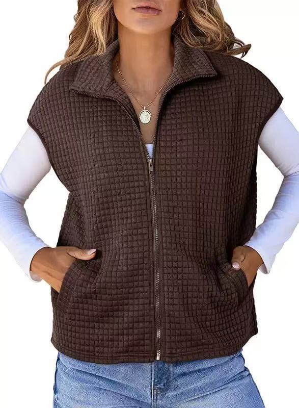 Quilted vest for women with practical zipper and side pockets Lune London