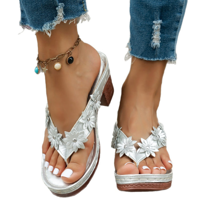Decorative flip-flops for women Lune London