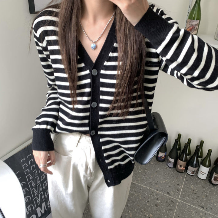 Women's knitted jacket with trendy striped pattern and classic V-neck Lune London