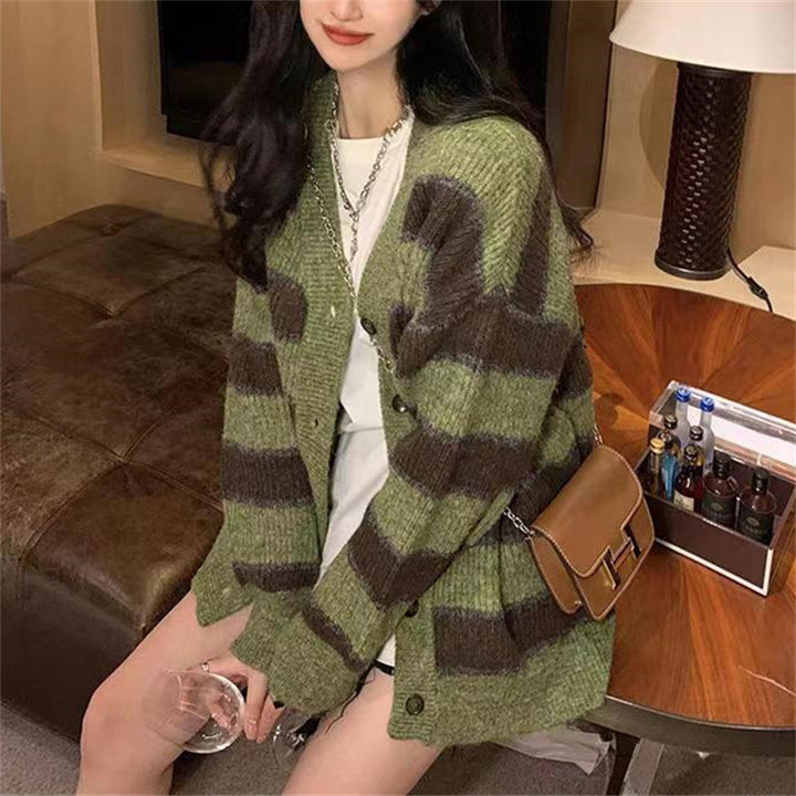 Women thick knit cardigan with a trendy striped pattern and a relaxed fit Lune London