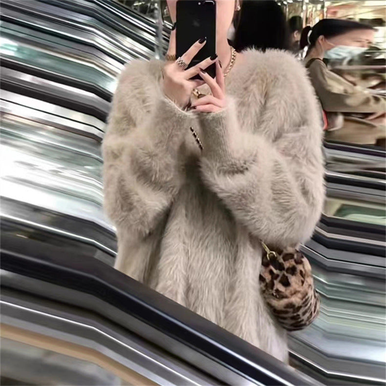 Women Plush Round Neck Sweater with Relaxed Fit and Oversized Size Lune London