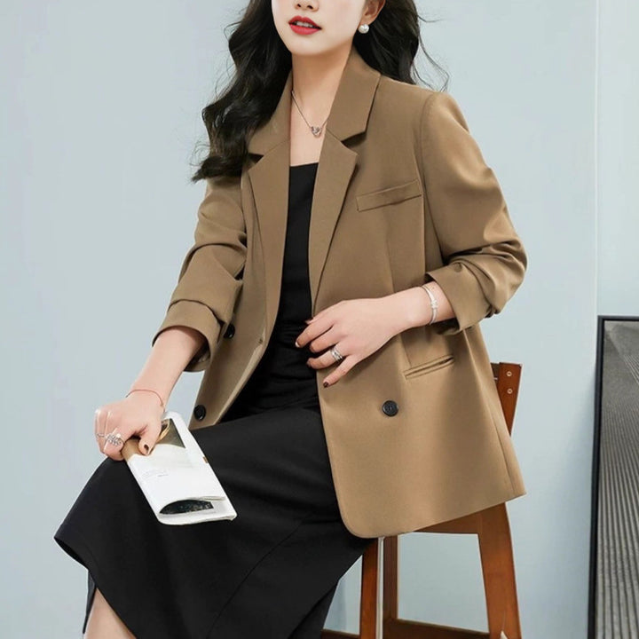 Blazer oversized élégant pour femmes avec patte de boutonnage double et détails élégants Chic & Stil