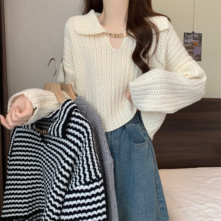Casual women's sweater with V-neck and ribbed texture Lune London