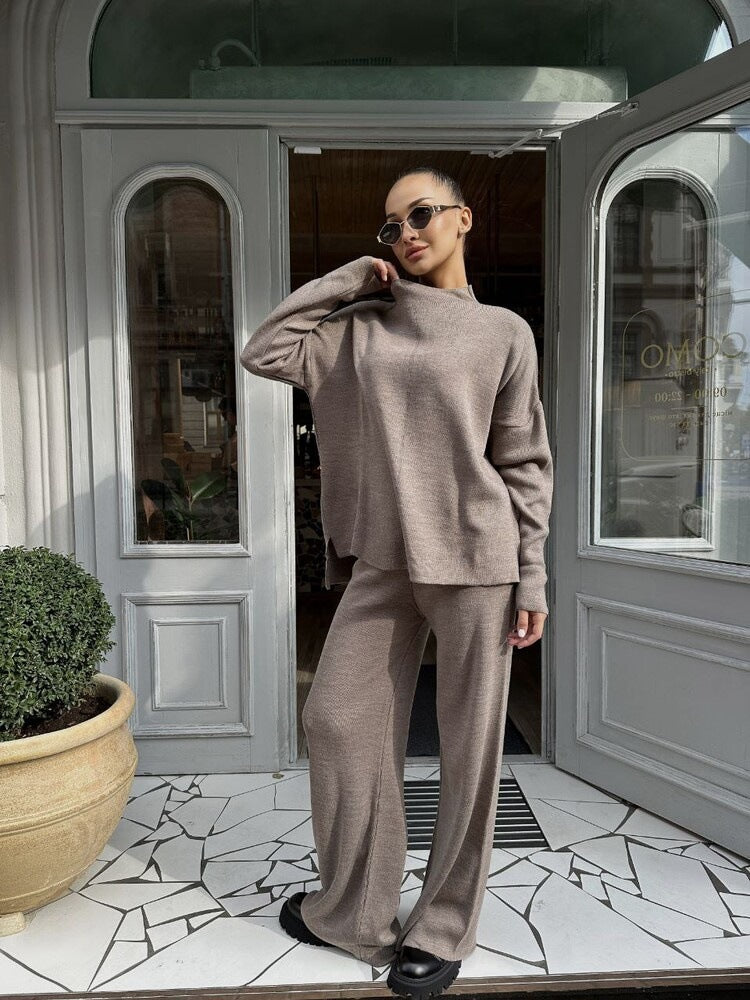 Women Elegant and Casual Lounge Set with a Loose Top and Flared Pants Lune London