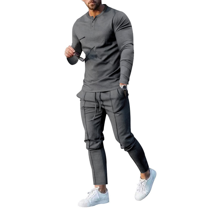 Athletic leisure outfit for men with long sleeve Henley top and comfortable jogging capri pants Lune London