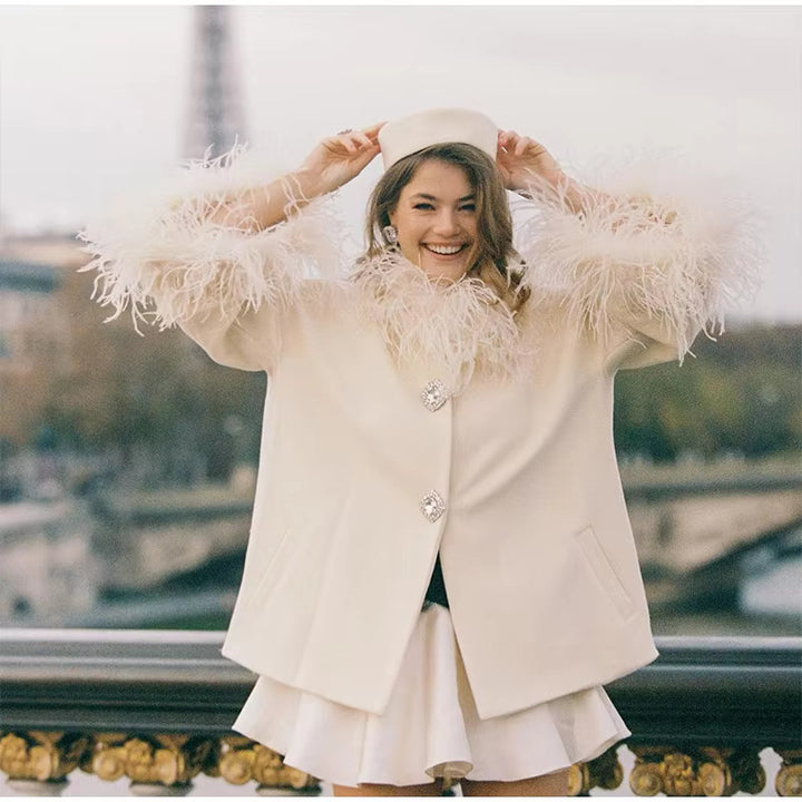 Manteau élégant féminin avec plumes Chic & Stil